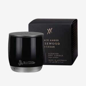Black Amber scented candle 140g